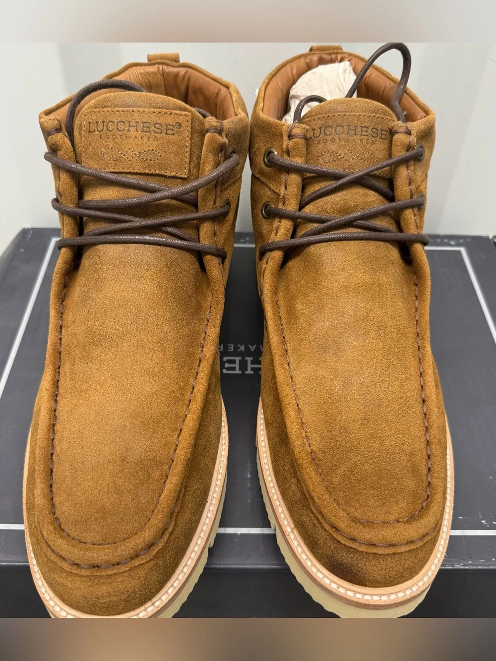 Lucchese Shoes Men’s Suede Vibram Vi-Lite Eye Chukka Size 11.5 Cognac NIB